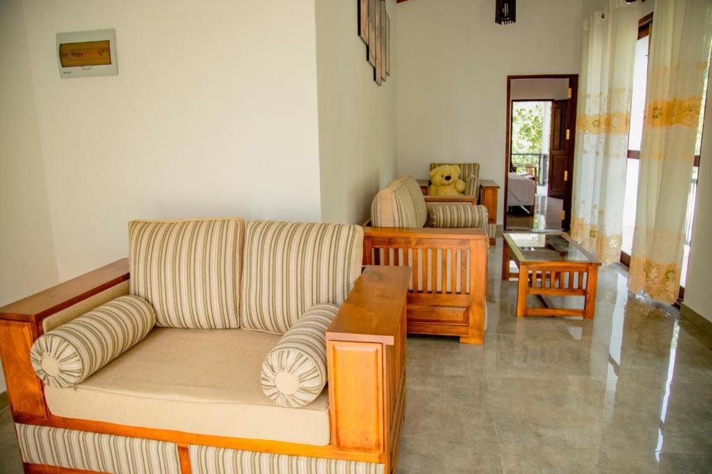 Healand Holiday Bungalow And Restaurant 데니야야 외부 사진