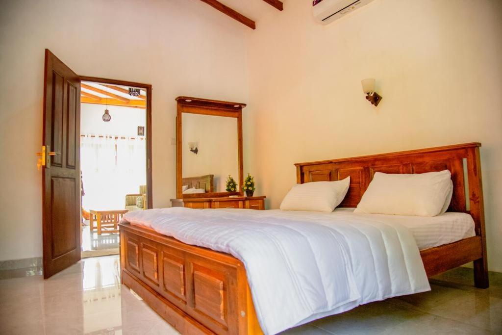 Healand Holiday Bungalow And Restaurant 데니야야 외부 사진